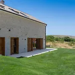 Luxury Silence With Heated Pool Βίλα *