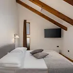 Luxury Silence With Heated Pool *