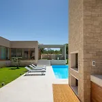 Luxury Silence With Heated Pool Βίλα *