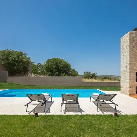 빌라 Luxury Silence With Heated Pool *