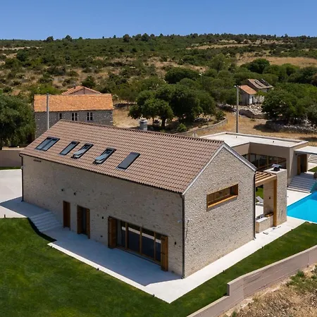 Luxury Silence With Heated Pool Villa Šibenik