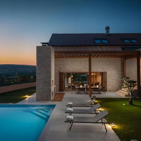Luxury Silence With Heated Pool Sibenik