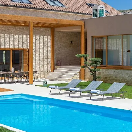 Luxury Silence With Heated Pool فيلة *