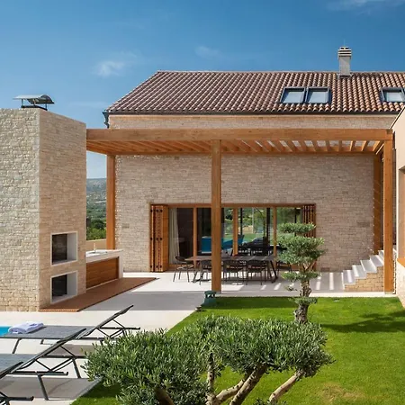 Villa Luxury Silence With Heated Pool *