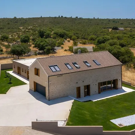 Villa Luxury Silence With Heated Pool