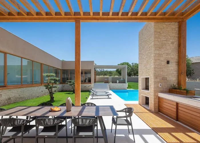 Luxury Silence With Heated Pool Šibenik