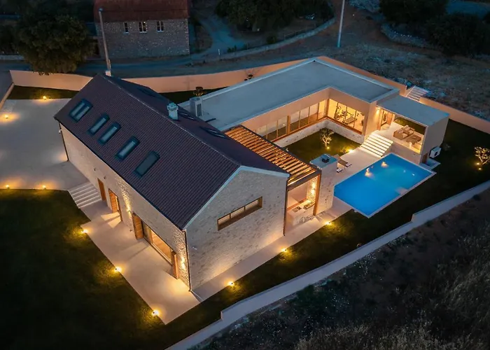 Luxury Silence With Heated Pool *