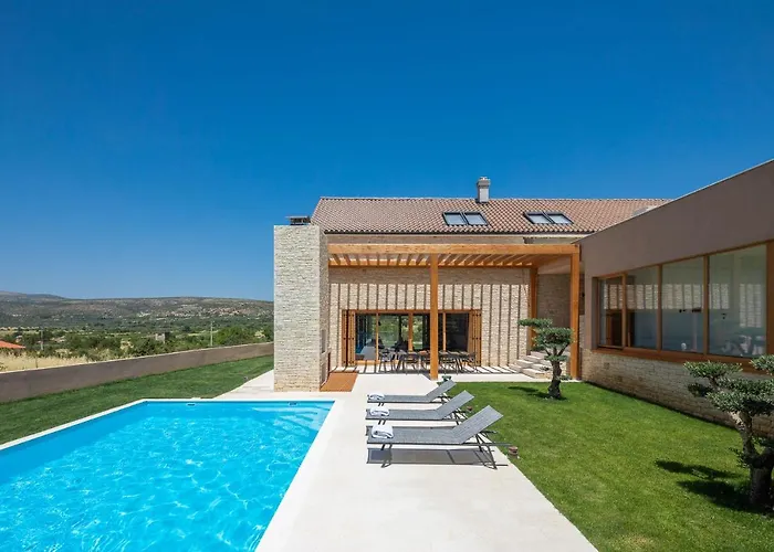 Вилла Luxury Silence With Heated Pool