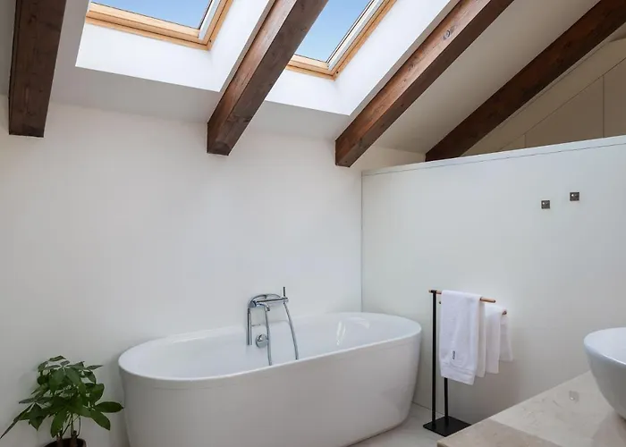 Luxury Silence With Heated Pool 别墅