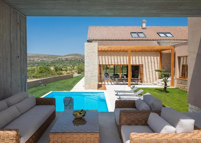 Вилла Luxury Silence With Heated Pool