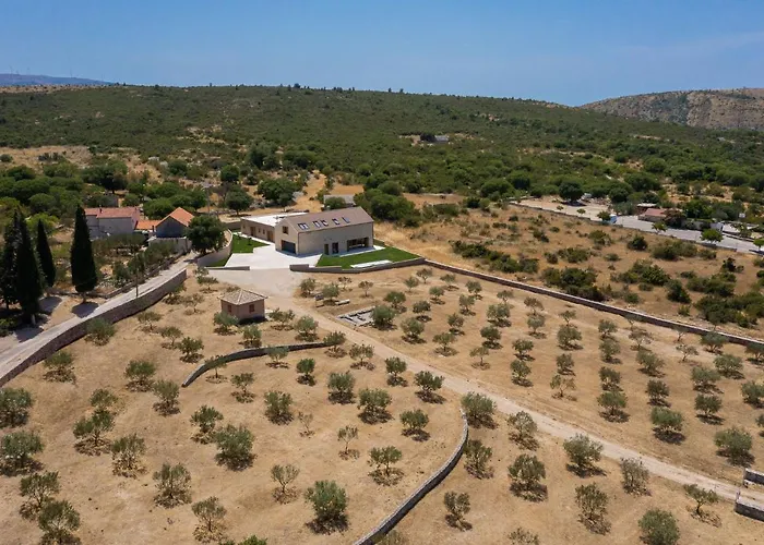 Luxury Silence With Heated Pool * Шибеник