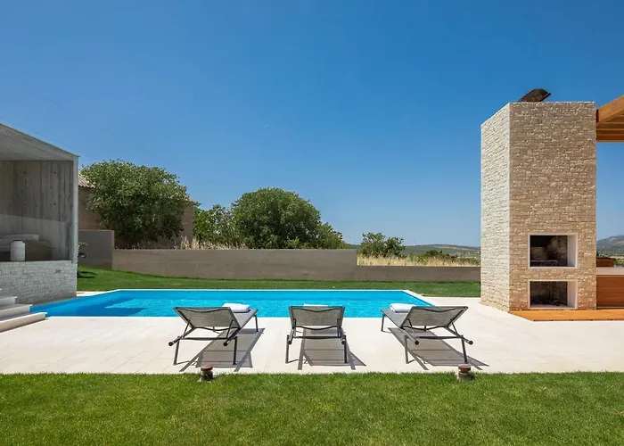 Вилла Luxury Silence With Heated Pool *