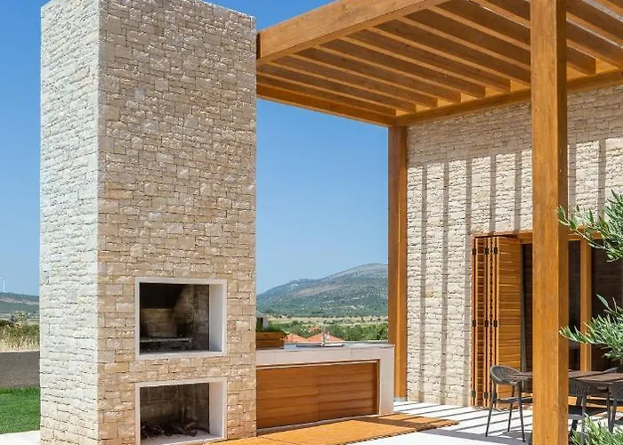 Luxury Silence With Heated Pool *