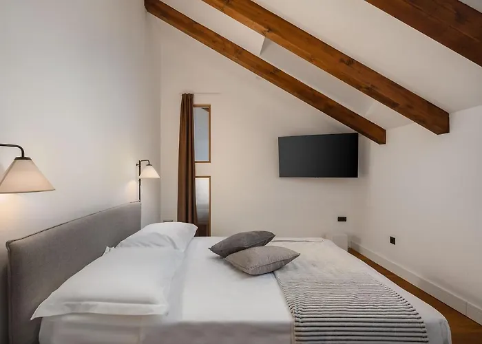 Luxury Silence With Heated Pool *