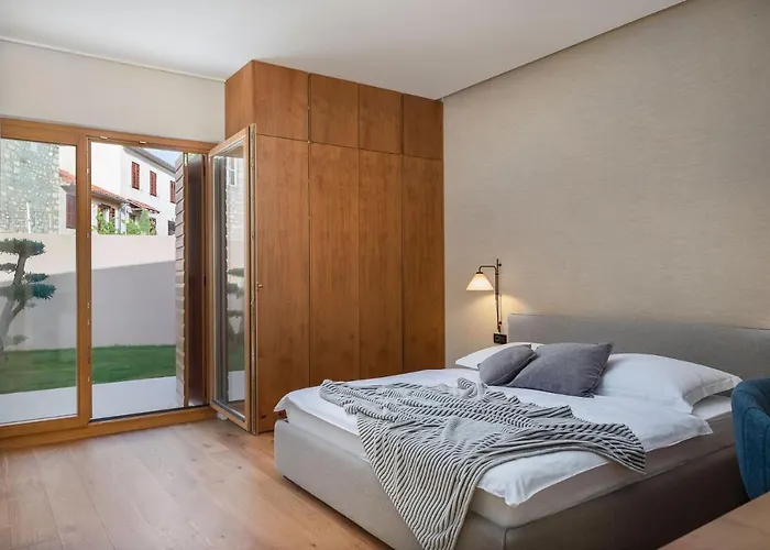 Вилла Luxury Silence With Heated Pool Шибеник