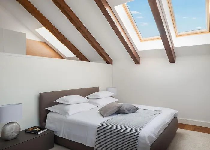 Luxury Silence With Heated Pool 别墅 希贝尼克