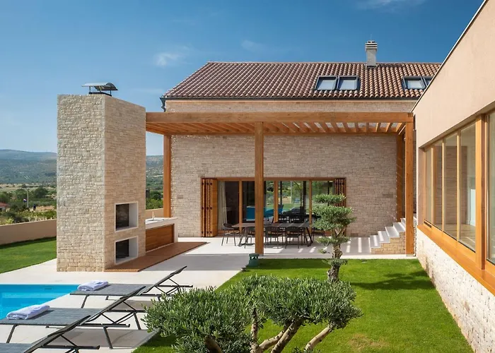 Вилла Luxury Silence With Heated Pool *