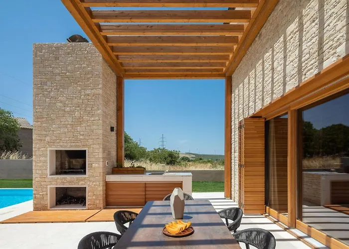 Luxury Silence With Heated Pool *