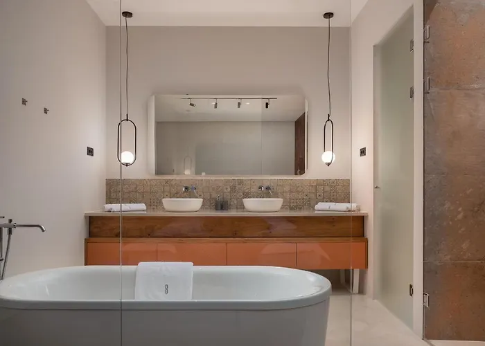 Luxury Silence With Heated Pool *